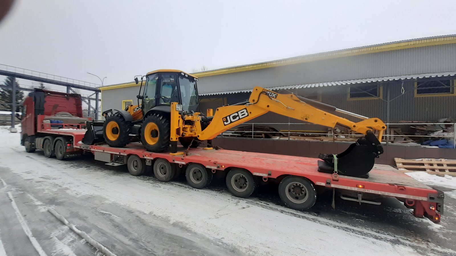 Экскаватор-погрузчик JCB 4CX из МО в пгт. Ярега